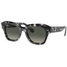 Carica l&#39;immagine nel visualizzatore di Gallery, Occhiale da Sole Ray Ban, Modello: 0RB2186 Colore: 133371