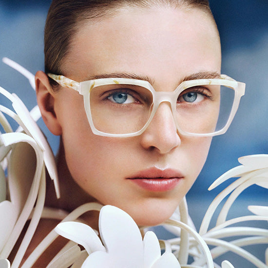 Occhiali Etnia Barcelona – Design creativo, materiali naturali e colori audaci per uno stile che si distingue.