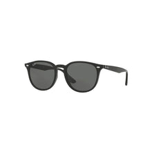 Carica l'immagine nel visualizzatore di Gallery, Occhiale da Sole Ray Ban, Modello: RB4259F Colore: 60171